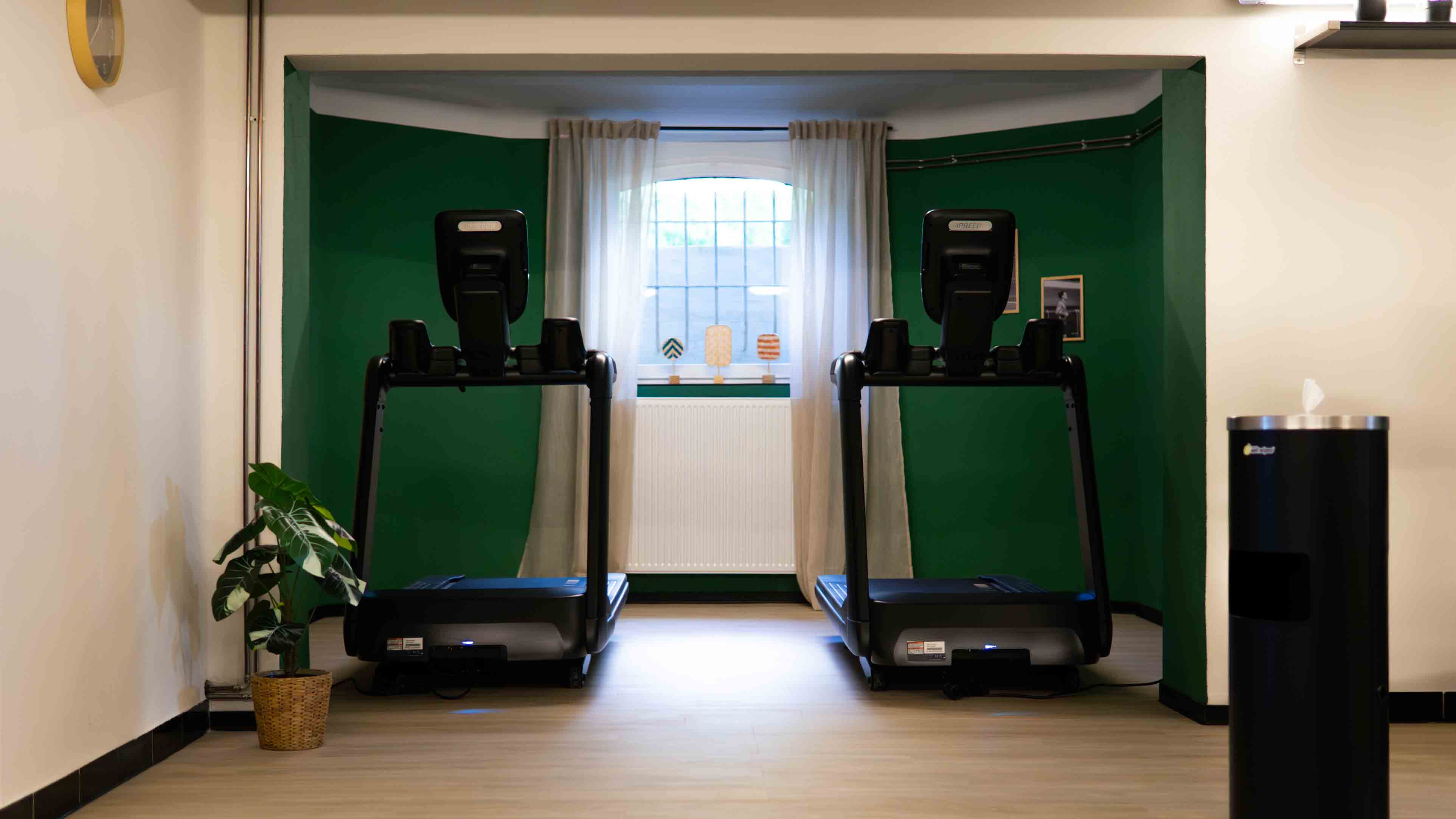 PRECOR Laufbänder im Smart Gym von The Forge Bad Lippspringe